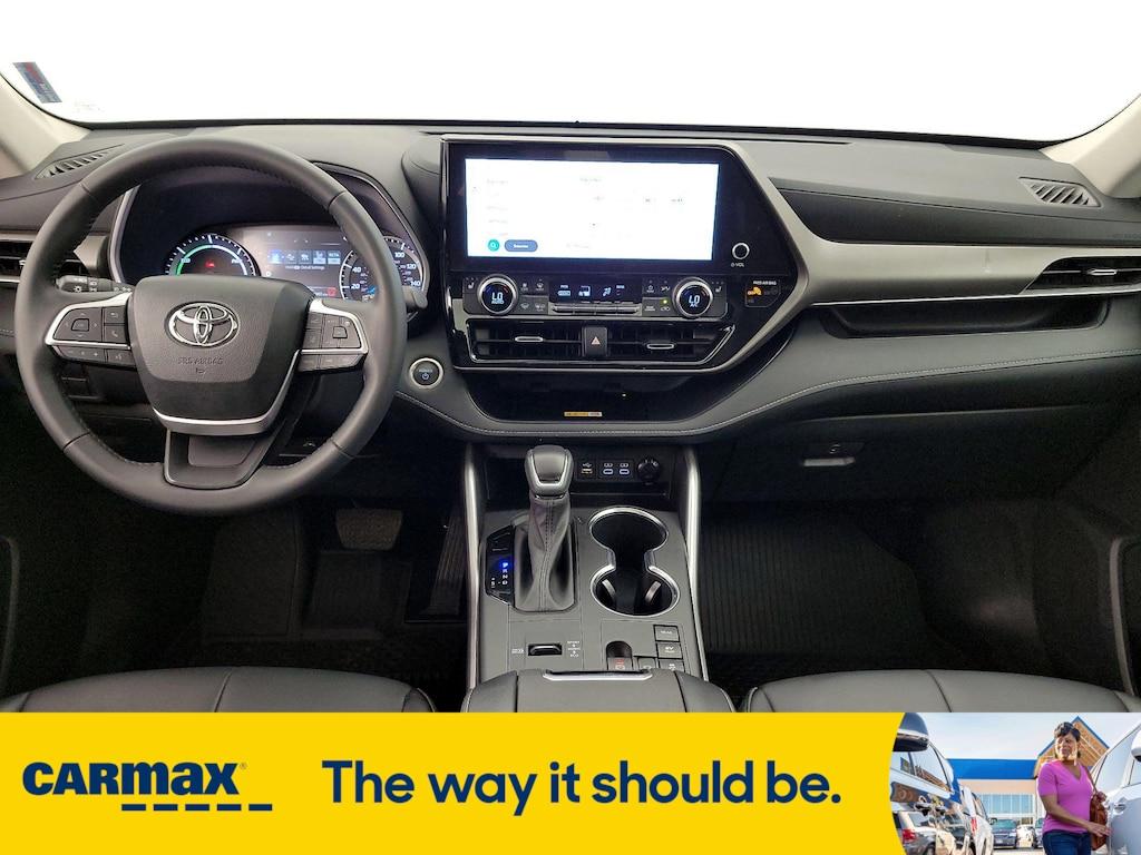 used 2024 Toyota Highlander Hybrid car, priced at $52,998