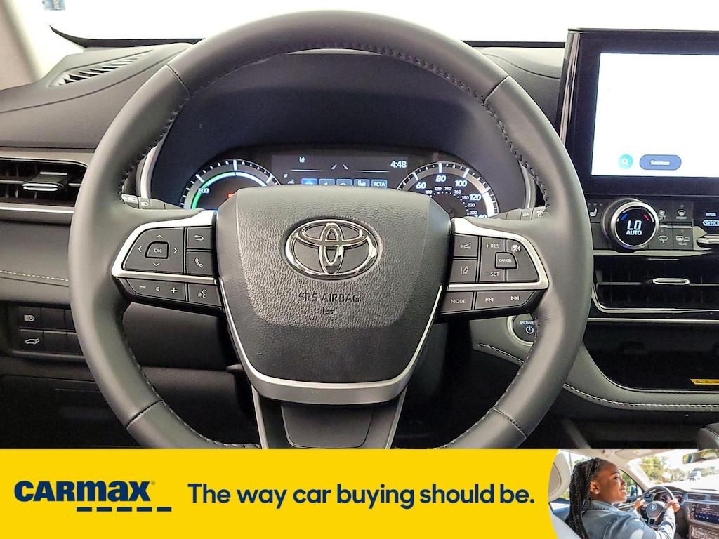 used 2024 Toyota Highlander Hybrid car, priced at $52,998