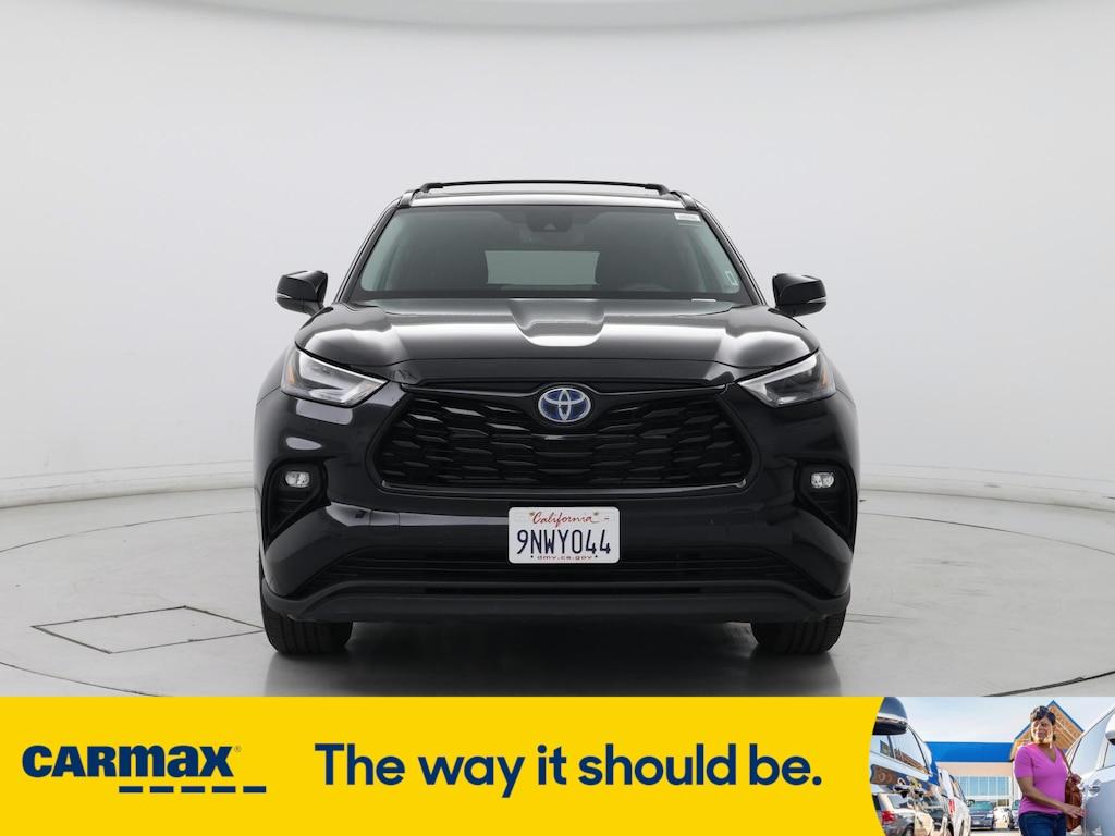 used 2024 Toyota Highlander Hybrid car, priced at $52,998