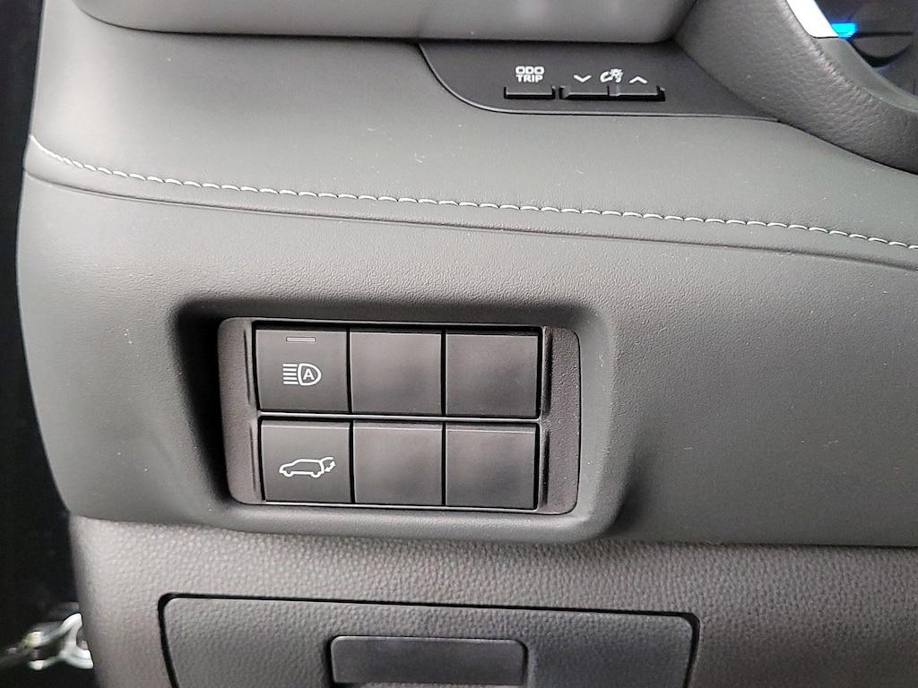 used 2024 Toyota Highlander Hybrid car, priced at $52,998