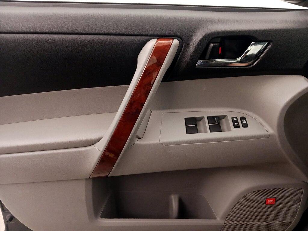 used 2013 Toyota Highlander car, priced at $20,998