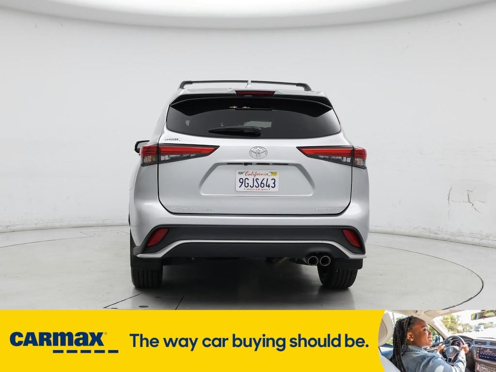 used 2023 Toyota Highlander car, priced at $43,998