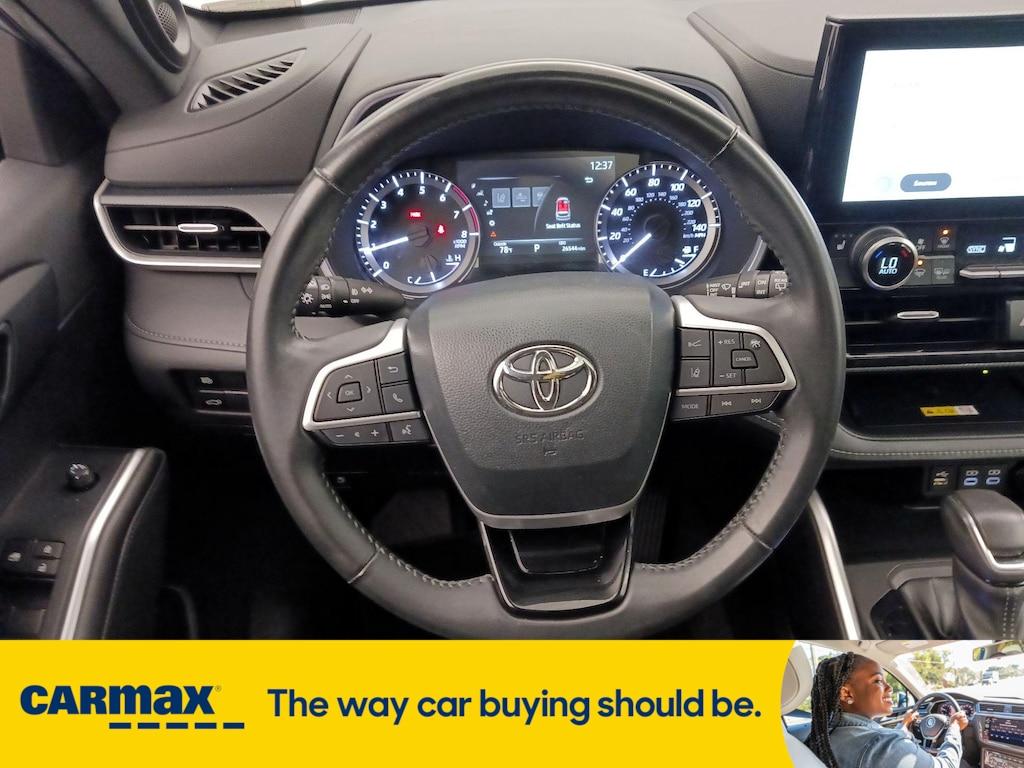 used 2023 Toyota Highlander car, priced at $43,998