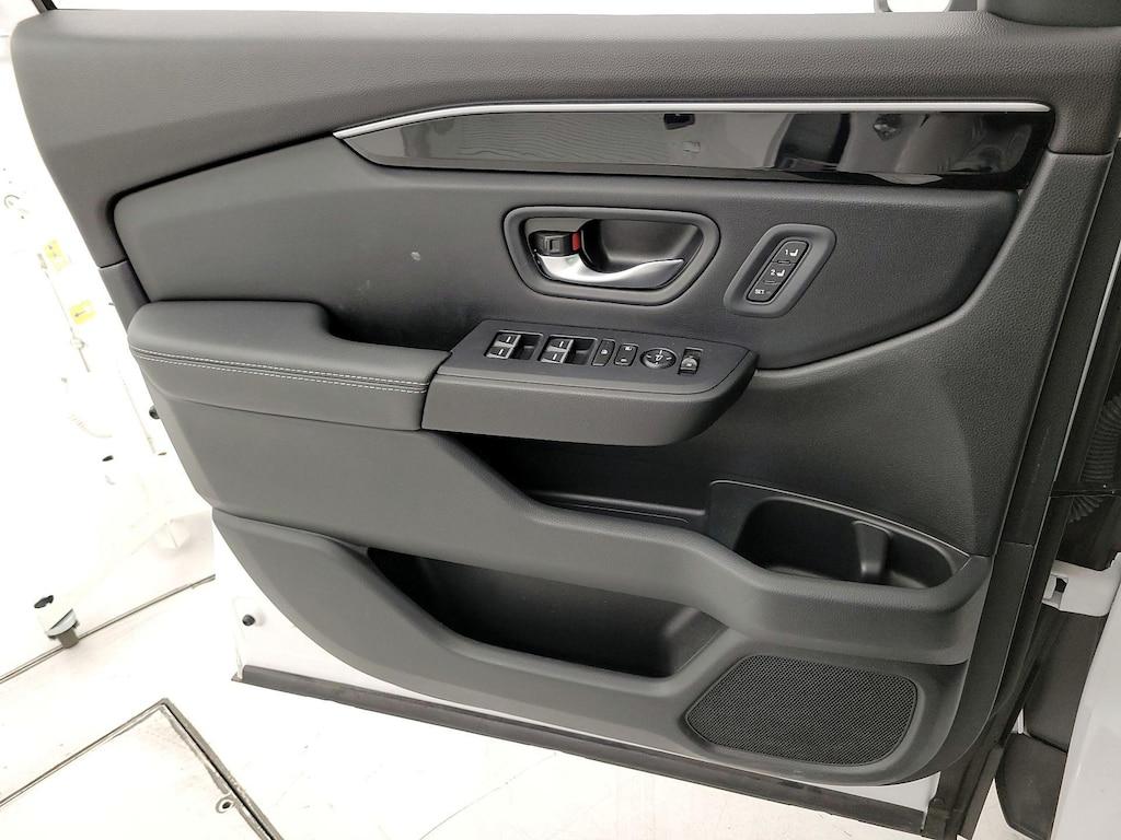 used 2024 Honda Pilot car, priced at $40,998