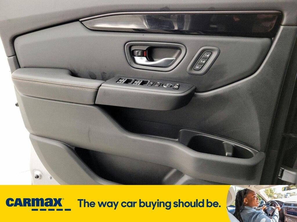 used 2024 Honda Pilot car, priced at $46,998