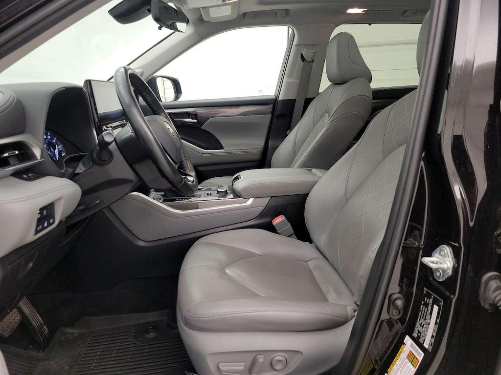 used 2020 Toyota Highlander car, priced at $35,998