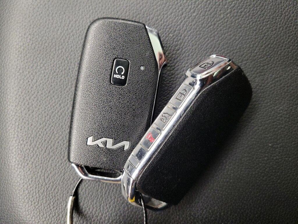 used 2023 Kia Sportage Hybrid car, priced at $30,998