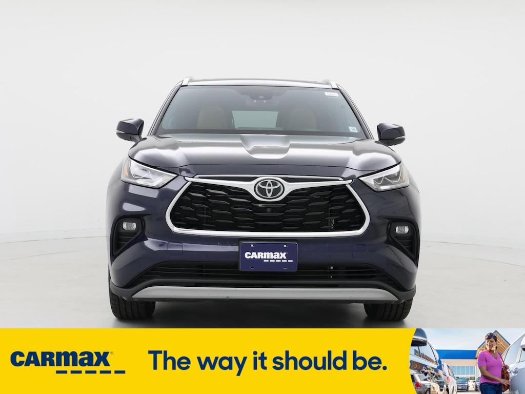used 2022 Toyota Highlander car, priced at $45,998