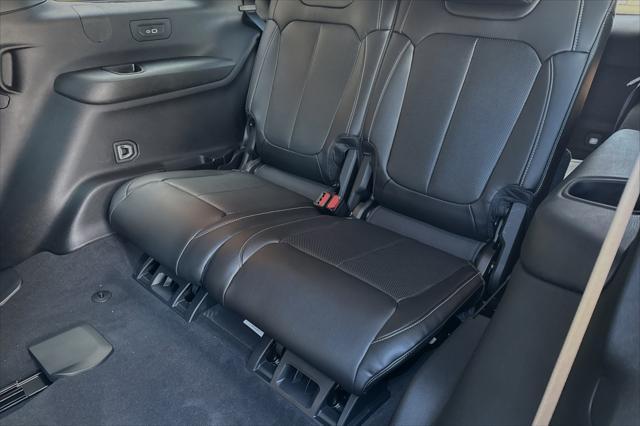 new 2025 Jeep Grand Cherokee L car, priced at $54,142