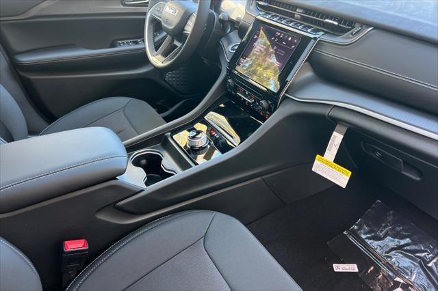 new 2025 Jeep Grand Cherokee car, priced at $39,777