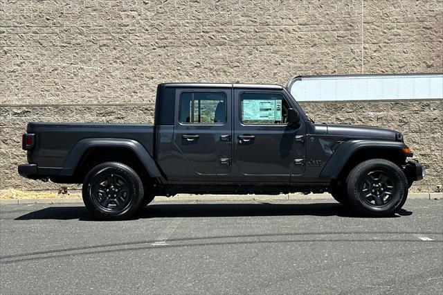 new 2024 Jeep Gladiator car, priced at $35,314