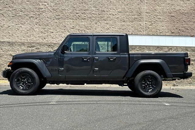 new 2024 Jeep Gladiator car, priced at $35,314