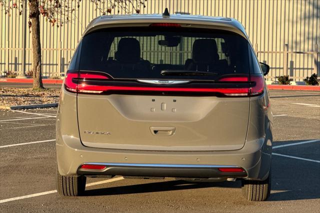 new 2025 Chrysler Pacifica car, priced at $42,920