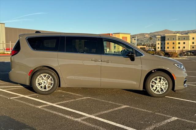 new 2025 Chrysler Pacifica car, priced at $42,920