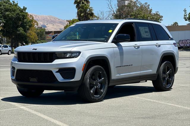 new 2024 Jeep Grand Cherokee car, priced at $40,170