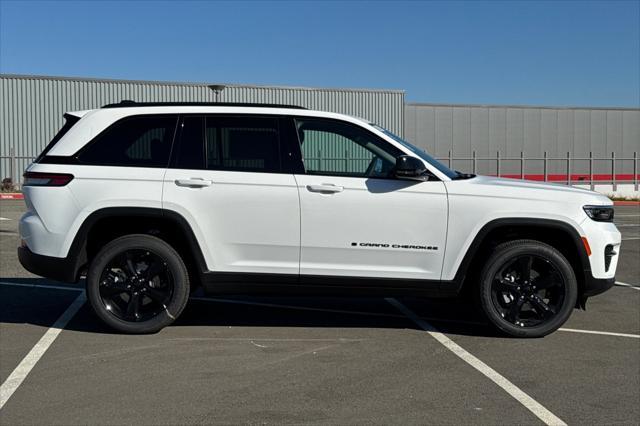 new 2025 Jeep Grand Cherokee car, priced at $44,560