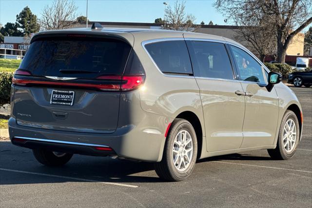 new 2025 Chrysler Pacifica car, priced at $41,640