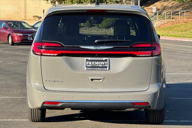 new 2025 Chrysler Pacifica car, priced at $41,640