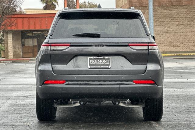 new 2025 Jeep Grand Cherokee car, priced at $41,675