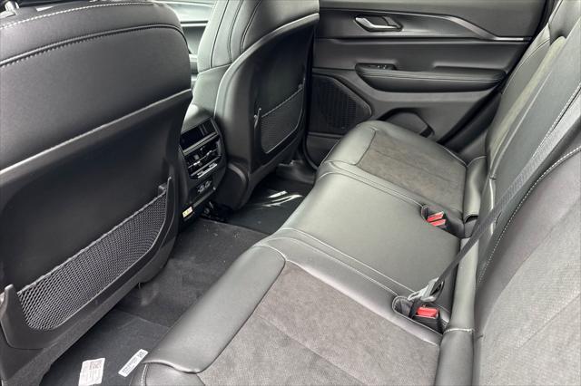 new 2025 Jeep Grand Cherokee car, priced at $45,155