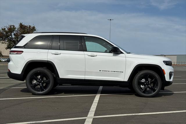 new 2025 Jeep Grand Cherokee car, priced at $48,365