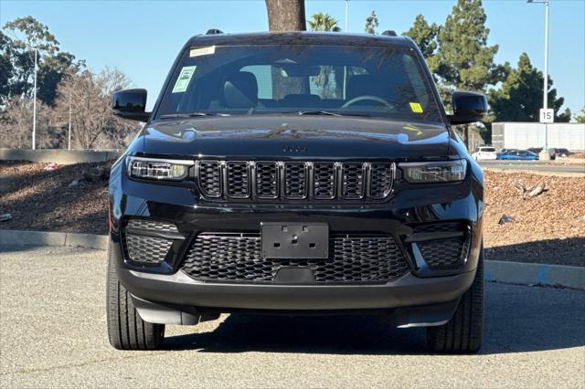 new 2025 Jeep Grand Cherokee car, priced at $40,675