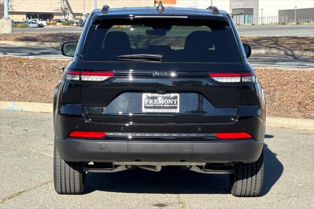 new 2025 Jeep Grand Cherokee car, priced at $40,675