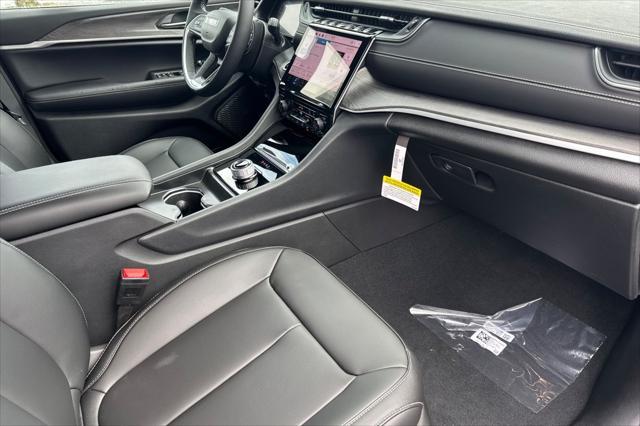 new 2025 Jeep Grand Cherokee car, priced at $48,020