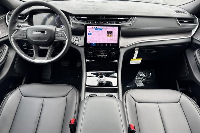 new 2025 Jeep Grand Cherokee car, priced at $48,020