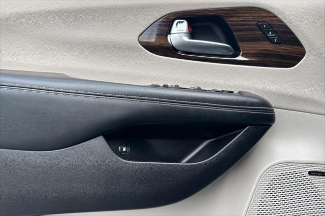 used 2022 Chrysler Pacifica Hybrid car, priced at $30,688