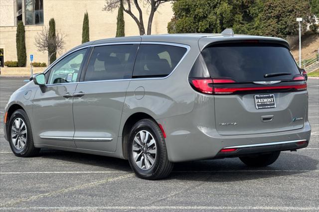 used 2022 Chrysler Pacifica Hybrid car, priced at $30,688