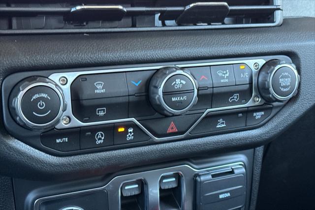 new 2025 Jeep Wrangler car, priced at $40,682