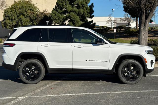 new 2025 Jeep Grand Cherokee car, priced at $41,080