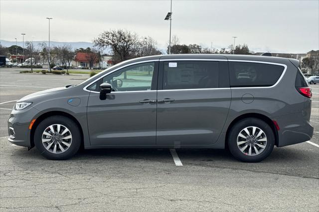 new 2025 Chrysler Pacifica Hybrid car, priced at $49,450