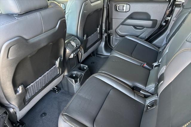 new 2025 Jeep Gladiator car, priced at $45,900