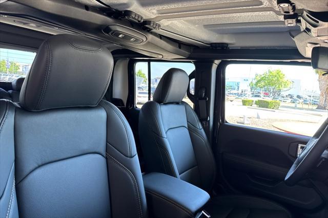 new 2025 Jeep Gladiator car, priced at $45,900