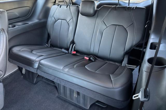 new 2025 Chrysler Pacifica car, priced at $41,947