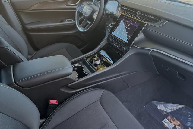 new 2025 Jeep Grand Cherokee car, priced at $37,263