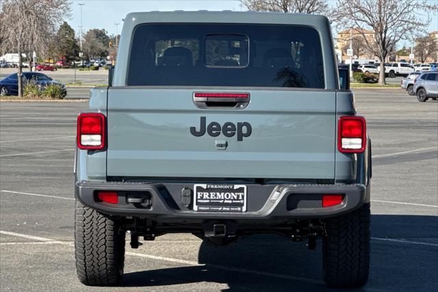 new 2025 Jeep Gladiator car, priced at $42,235