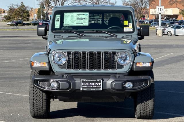 new 2025 Jeep Gladiator car, priced at $42,235