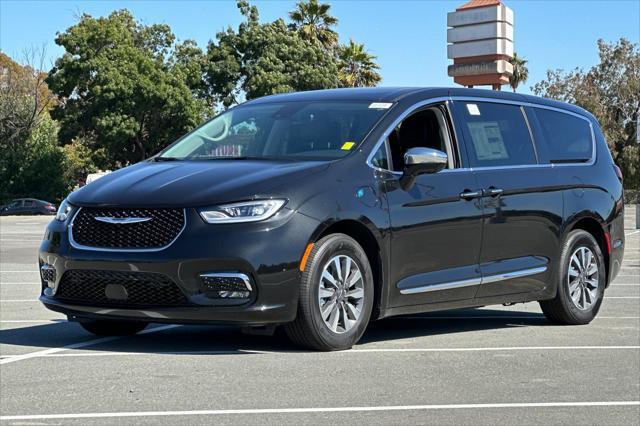 new 2023 Chrysler Pacifica Hybrid car, priced at $44,680