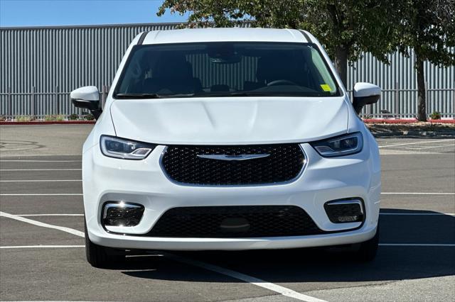 new 2023 Chrysler Pacifica Hybrid car, priced at $43,030