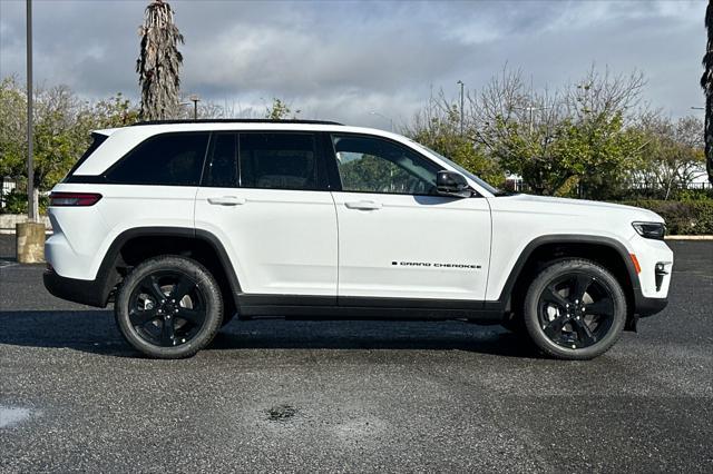 new 2025 Jeep Grand Cherokee car, priced at $49,360