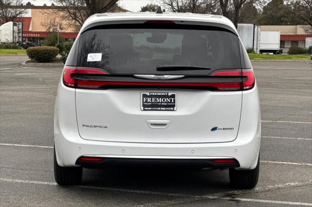 new 2025 Chrysler Pacifica Hybrid car, priced at $53,006