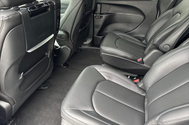 new 2025 Chrysler Pacifica Hybrid car, priced at $53,006