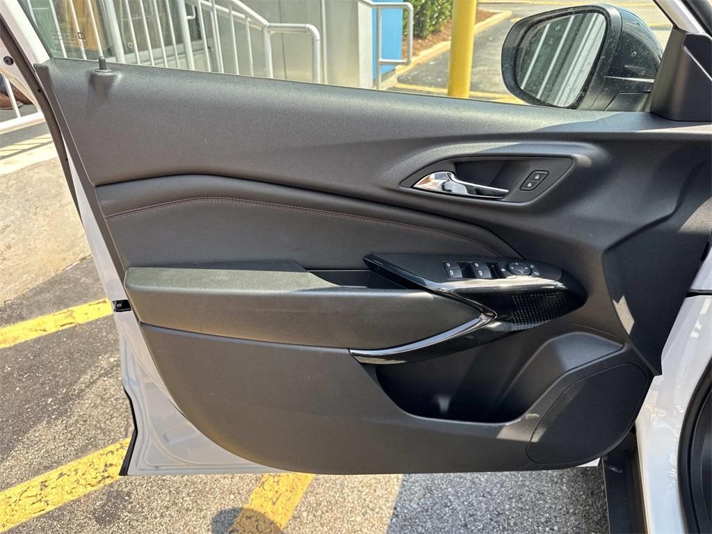 new 2025 Chevrolet Trax car, priced at $26,335