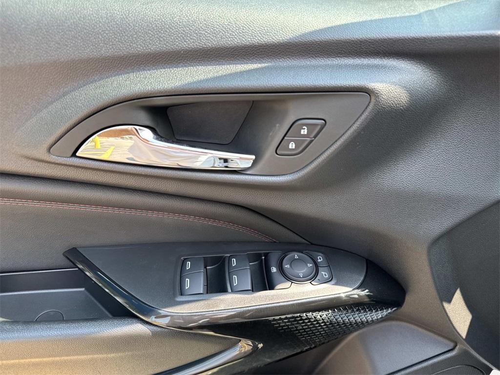 new 2025 Chevrolet Trax car, priced at $26,335