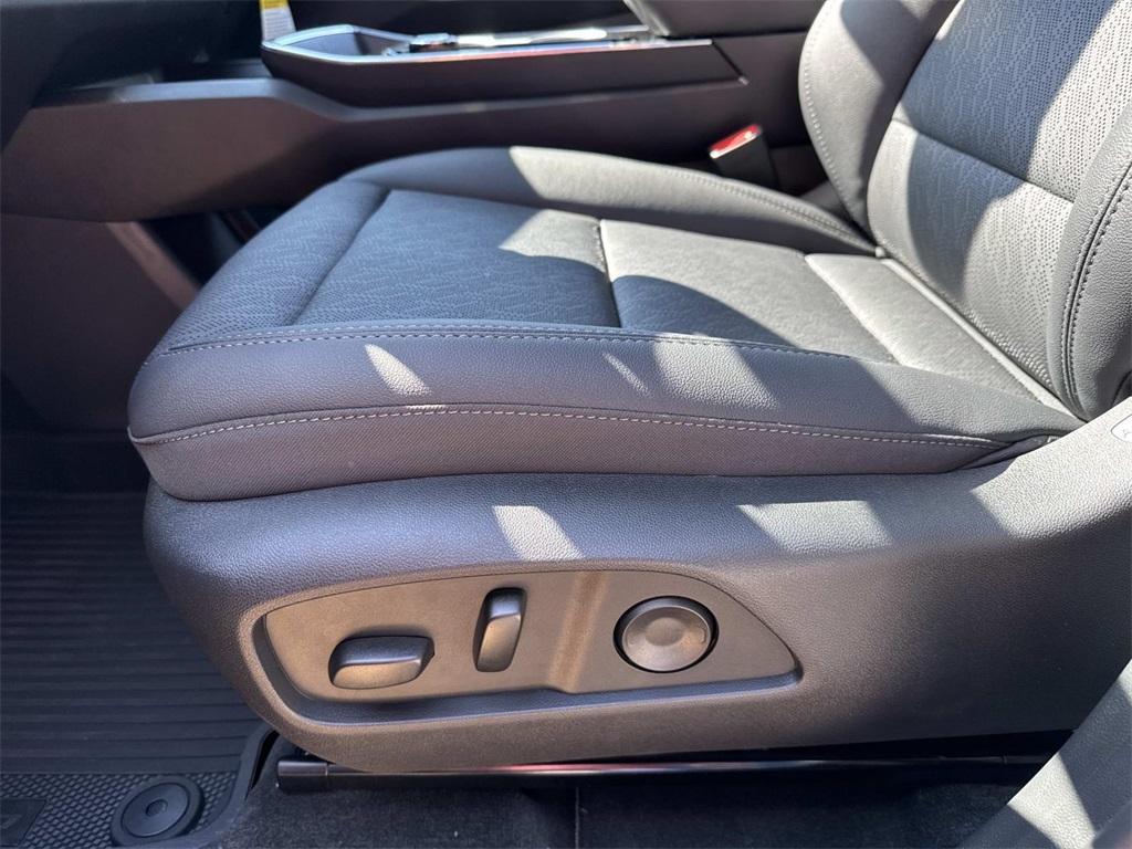 new 2026 Chevrolet Equinox car, priced at $30,280