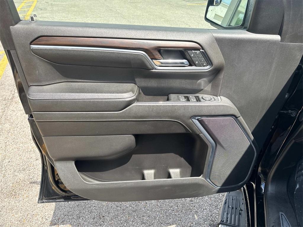 used 2024 GMC Sierra 1500 car, priced at $43,495