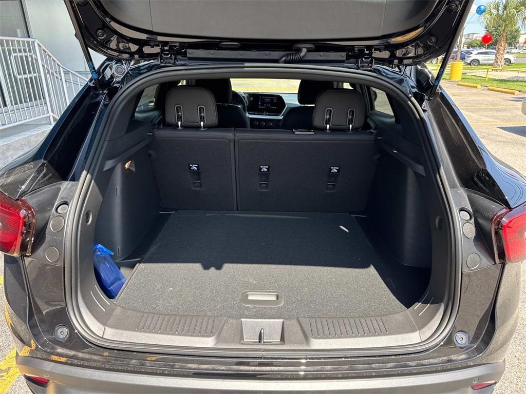 new 2025 Chevrolet Trax car, priced at $25,730
